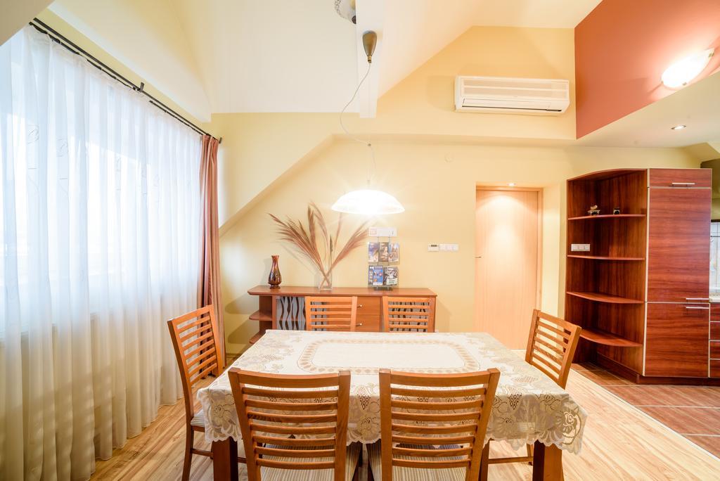 Park Apartment คราคูฟ ภายนอก รูปภาพ
