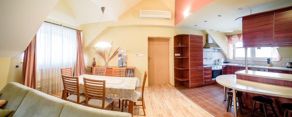 Park Apartment คราคูฟ ภายนอก รูปภาพ
